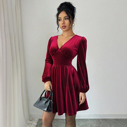Robe à manches courtes pour femme avec des manches bouffantes élégantes et un décolleté en V Levoire