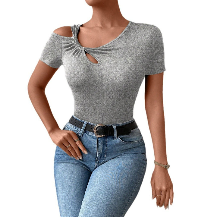 Body-con bodysuit pour femmes avec encolure asymétrique et détail de nœud tendance Levoire