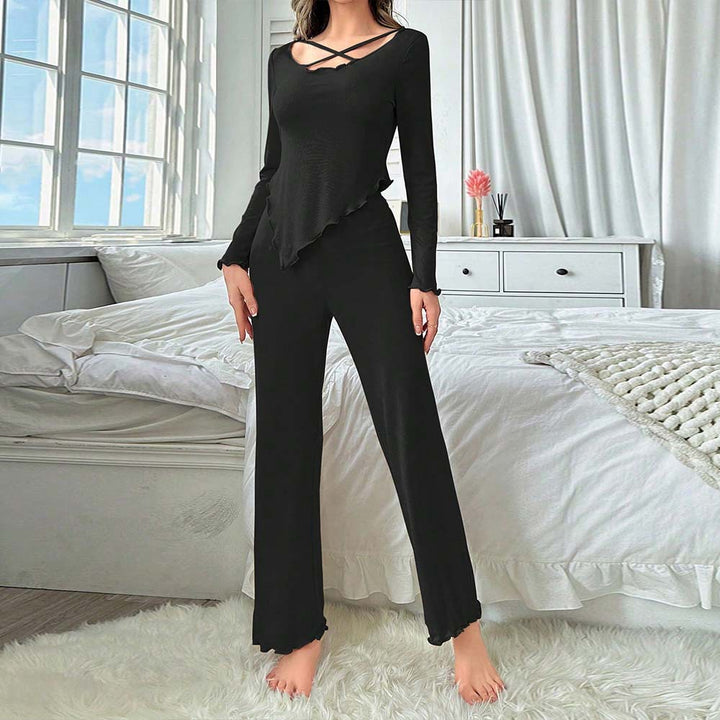 Ensemble de loungewear pour femmes avec découpes raffinées et ourlets rehaussés Levoire