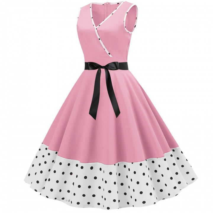 Robe évasée pour femme au style vintage avec un décolleté en V profond et une élégante ceinture à la taille Levoire