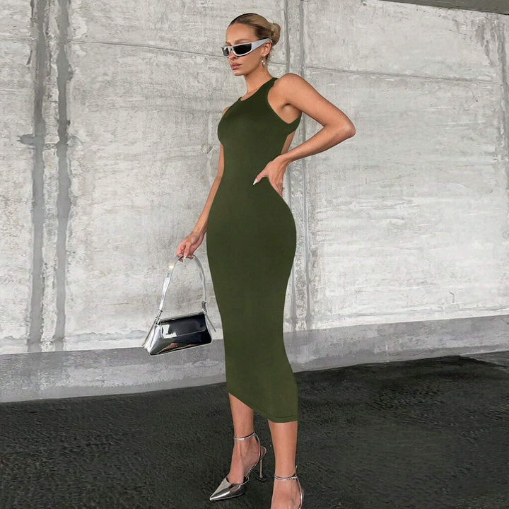 Robe midi ajustée pour femme avec encolure bateau moderne et détails en fine rib