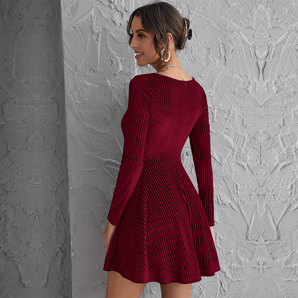 Robe mini femme à décolleté carré profond et manches longues Levoire