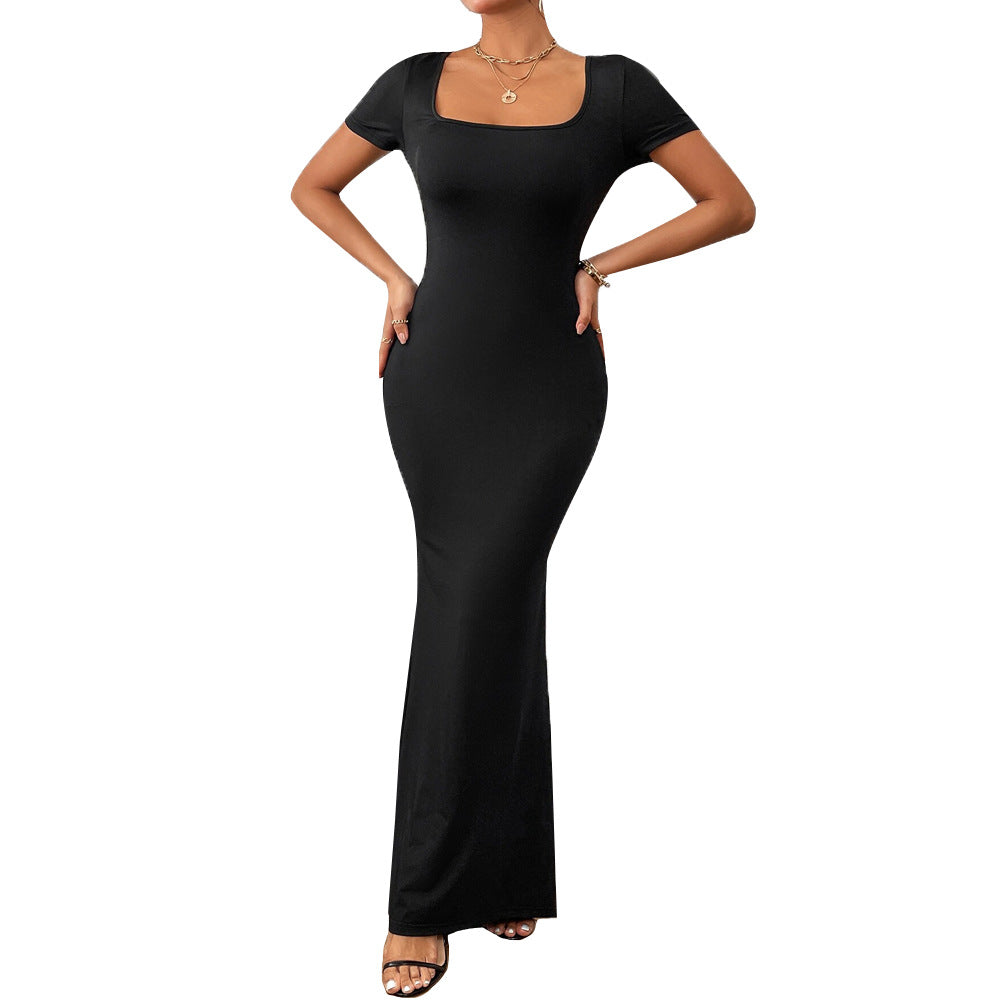 Robe maxi élégante pour femmes avec encolure en U profonde et coupe ajustée Levoire
