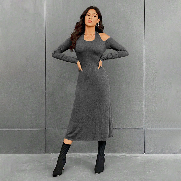 Robe maxi pour femmes avec une coupe chic et des détails découpés élégants Levoire