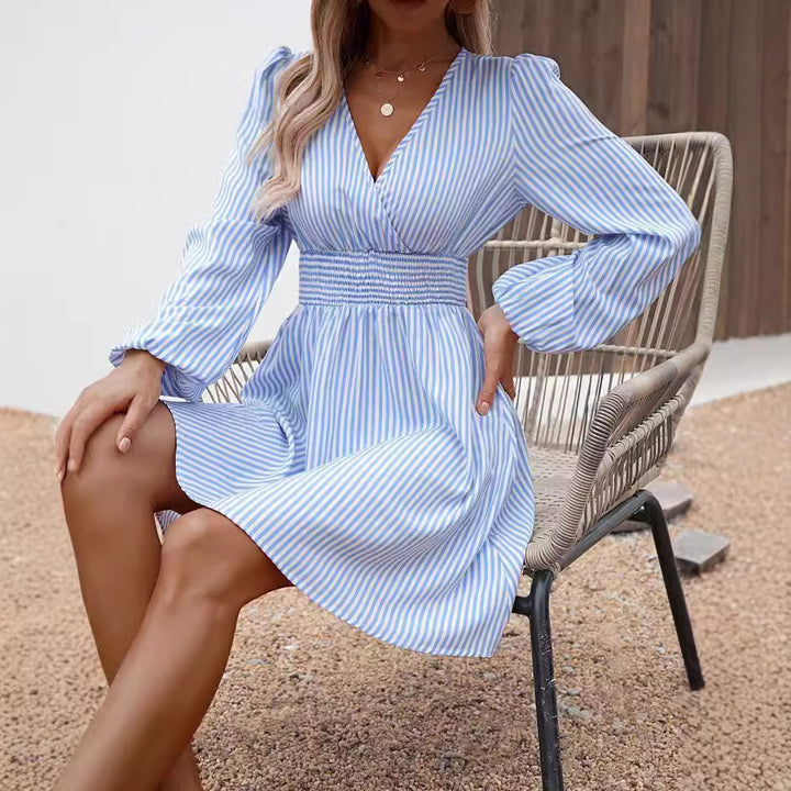 Robe portefeuille pour femmes avec un motif rayé élégant et une taille élastique Levoire