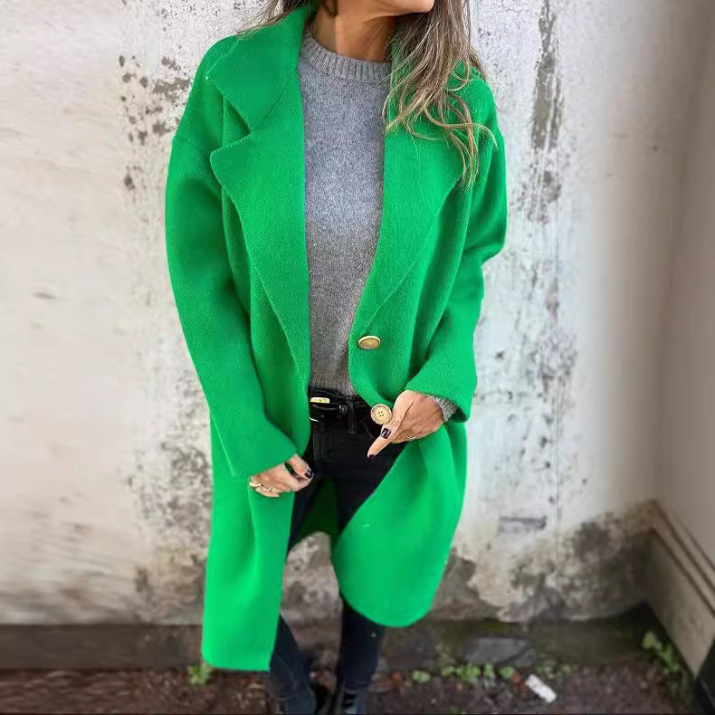 Veste de transition pour femme avec une coupe ample et de élégants détails de boutons Levoire
