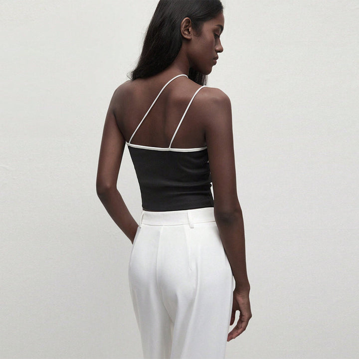 Top fonctionnel asymétrique pour femmes avec une fine structure en rib et des bretelles étroites Levoire
