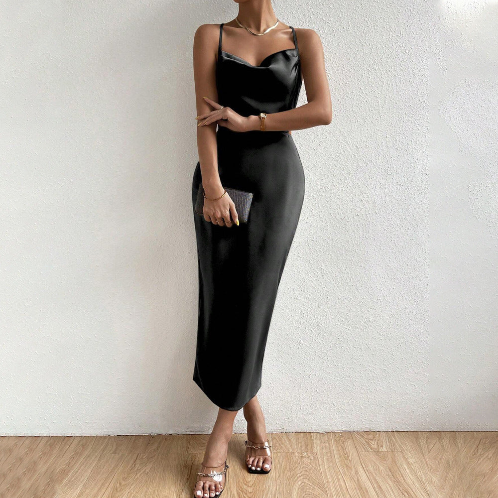 Robe maxi en satin élégante pour femme avec un chic décolleté en V et de fines bretelles Levoire