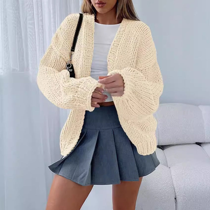 Cardigan en tricot doux pour femme avec des manches volumineuses et un devant ouvert Levoire