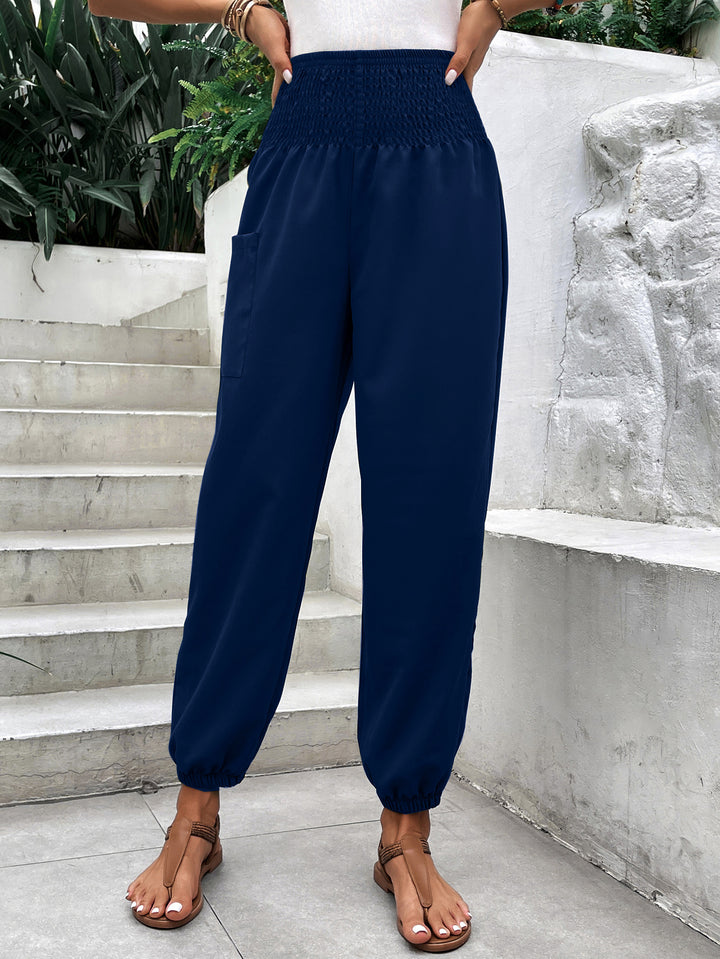 Pantalons de loisirs légers pour femmes avec une taille élastique et des poches latérales pratiques Levoire