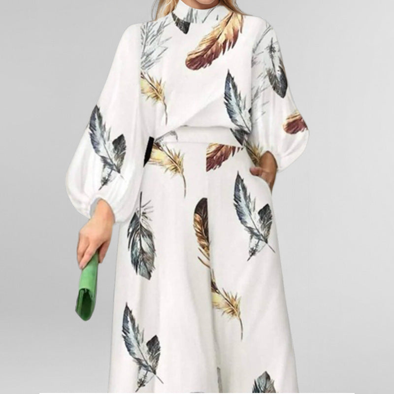 Ensemble élégant pour femme en deux pièces avec des manches en forme de ballon et un design en plumes Levoire
