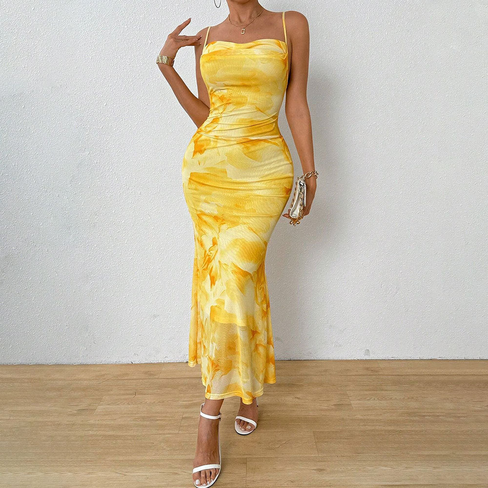 Robe maxi pour femmes avec des bretelles dénudées et un motif floral Levoire
