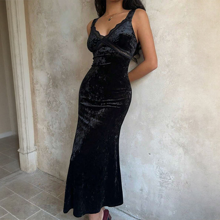 Robe maxi en velours pour femmes avec décolleté en V profond et élégantes bretelles spaghetti Levoire