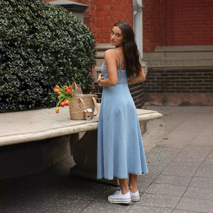Robe maxi en denim pour femmes avec coupe élégante et bretelles spaghetti Levoire