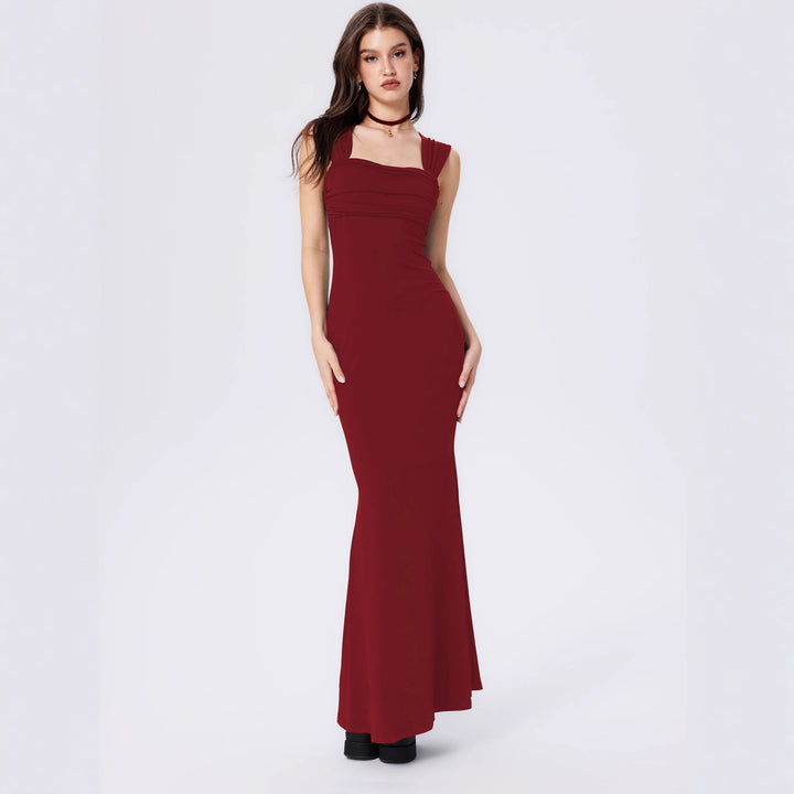 Robe maxi ajustée pour femmes avec corsage froncé et bretelles modernes Levoire