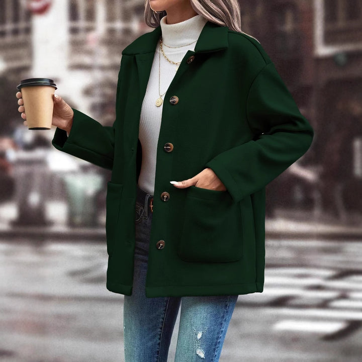 Veste surdimensionnée à la mode pour femmes avec détails de boutons et poches pratiques Levoire