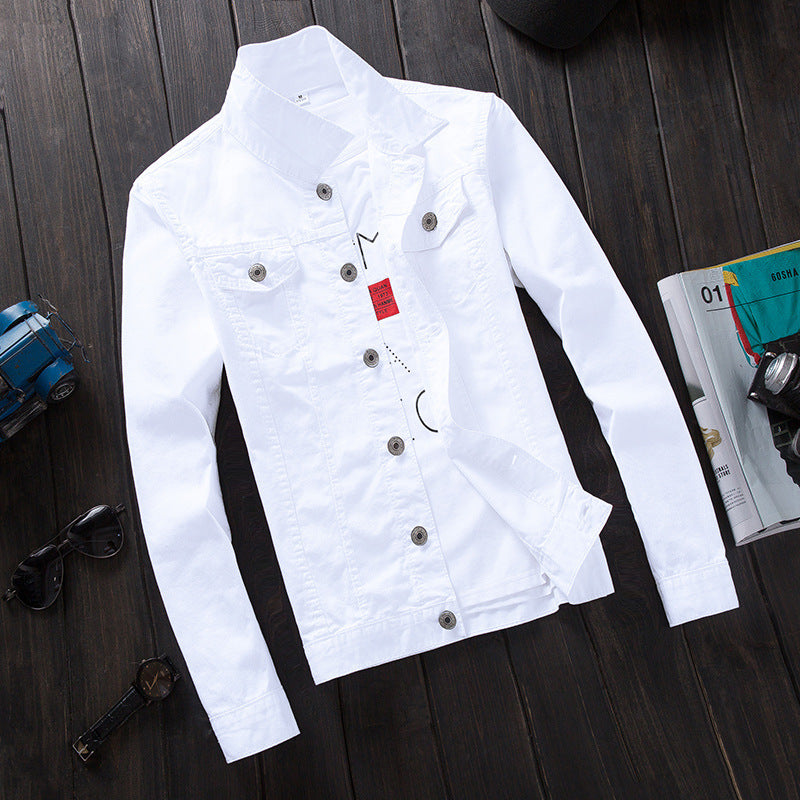 Veste en denim légèrement cintrée pour femme avec des détails à la mode Levoire