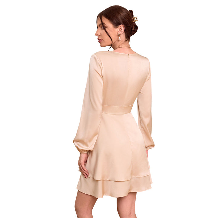Robe enveloppante élégante pour femmes en satin scintillant et à manches longues Levoire