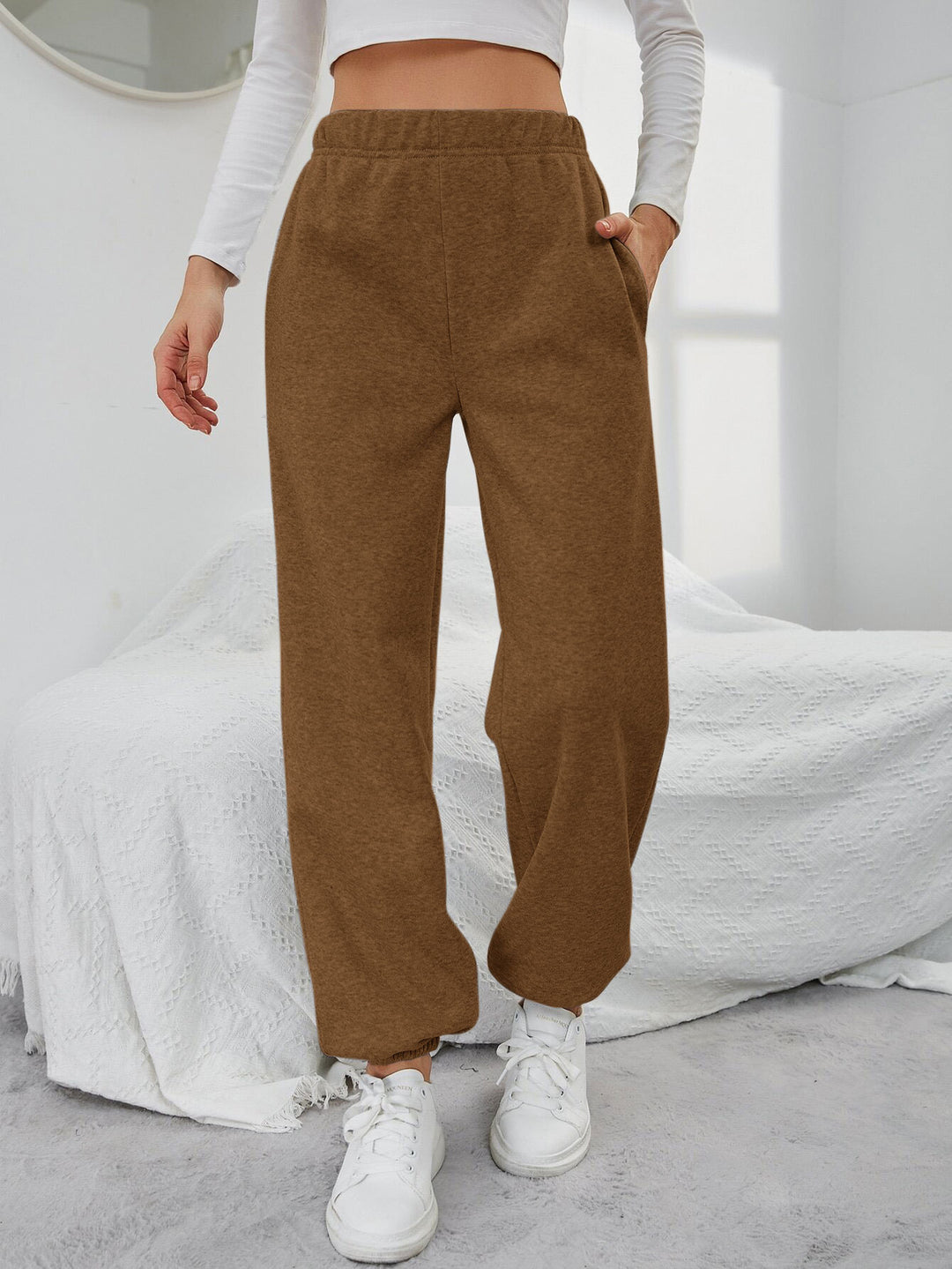 Pantalons de survêtement décontractés pour femmes avec taille élastique et poches latérales Levoire