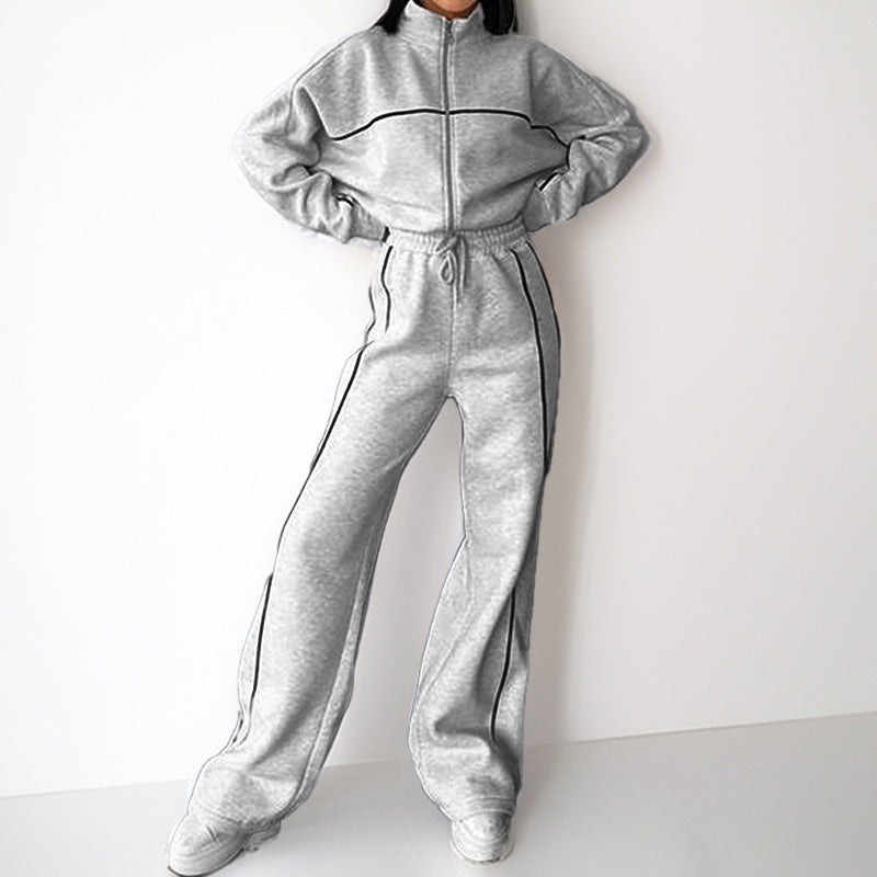 Ensemble sportif pour femmes avec matériau doux et inserts en hauteur. Levoire