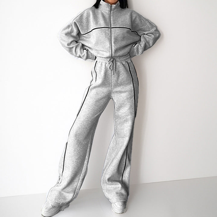 Ensemble sportif pour femmes avec matériau doux et inserts en hauteur. Levoire