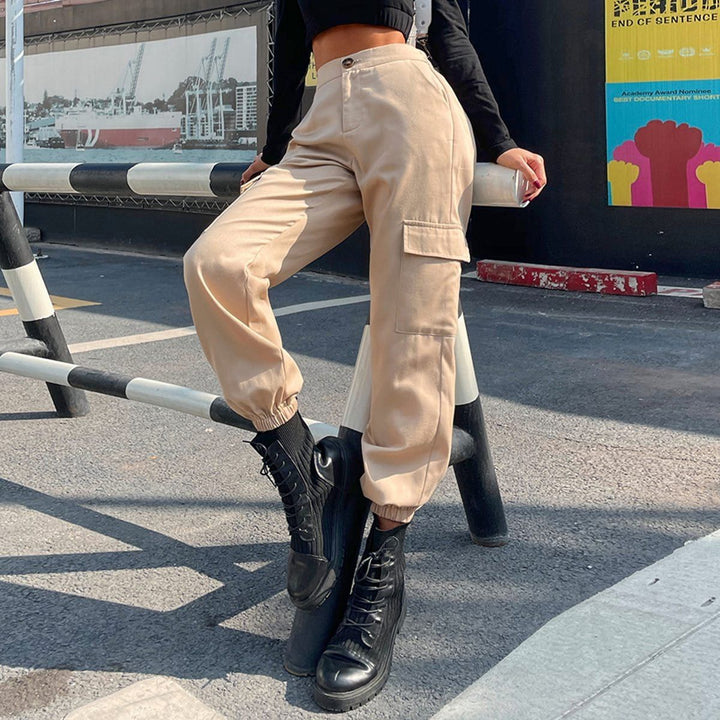 Pantalons cargo décontractés pour femmes avec des poignets élastiques et des poches latérales pratiques Levoire