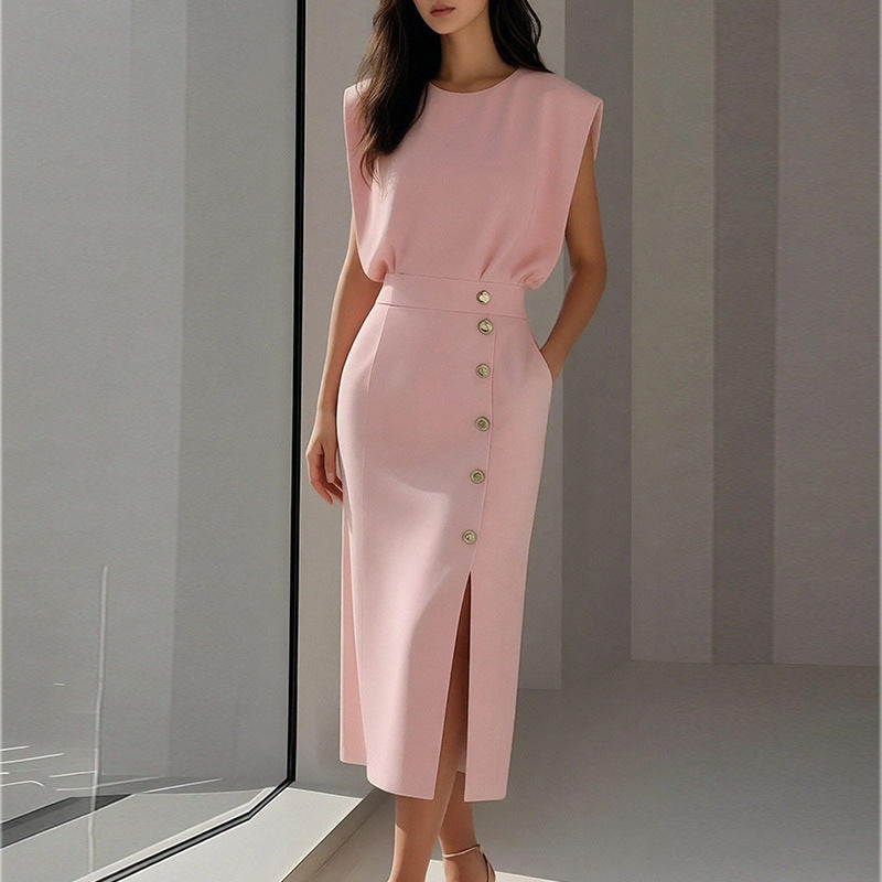 Robe midi élégante pour femmes avec détails de bouton et fente sur le côté Levoire