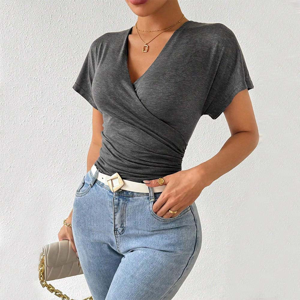 Tunique enveloppante pour femmes avec drapés flatteurs pour la silhouette et un élégant décolleté en V Levoire