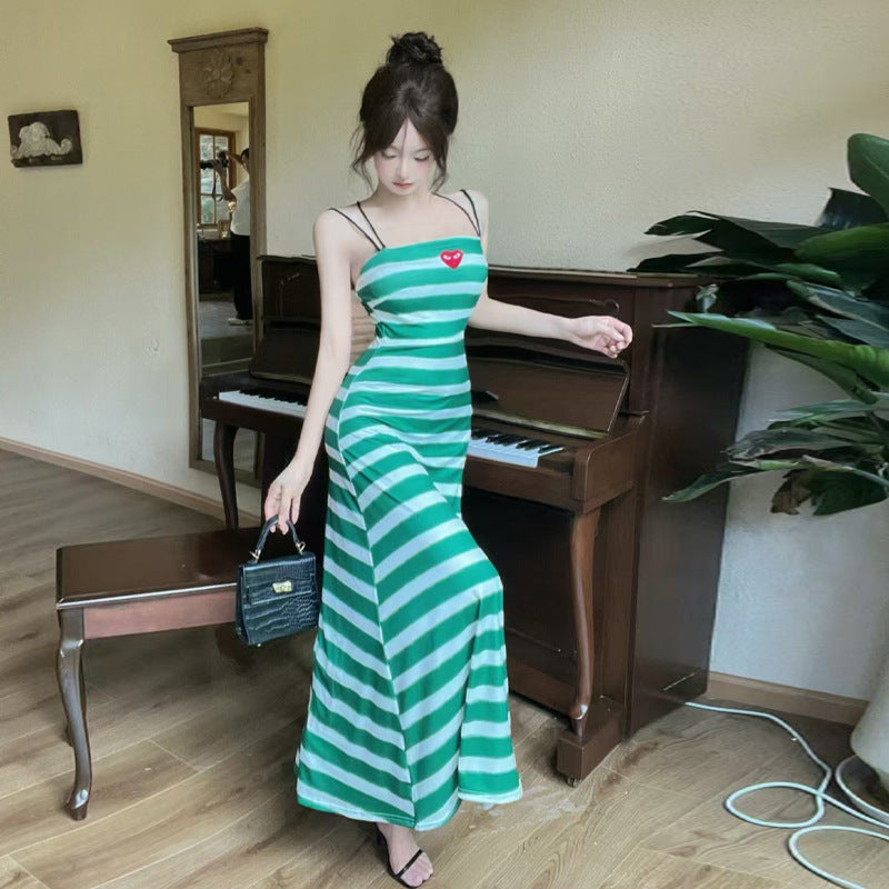 Levoire | Robe à bretelles spaghetti, épaules dénudées et tricot fin Vert