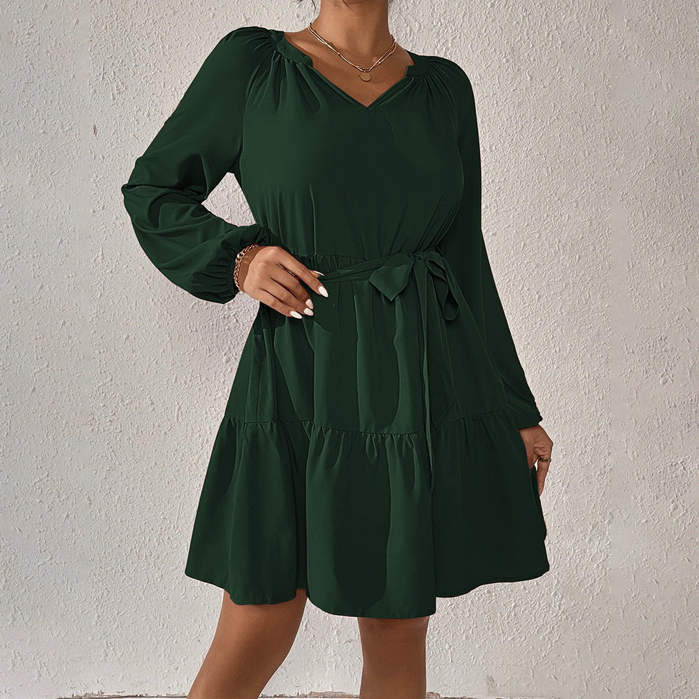 Robe portefeuille pour femmes avec des détails volants et une ceinture à la taille Levoire