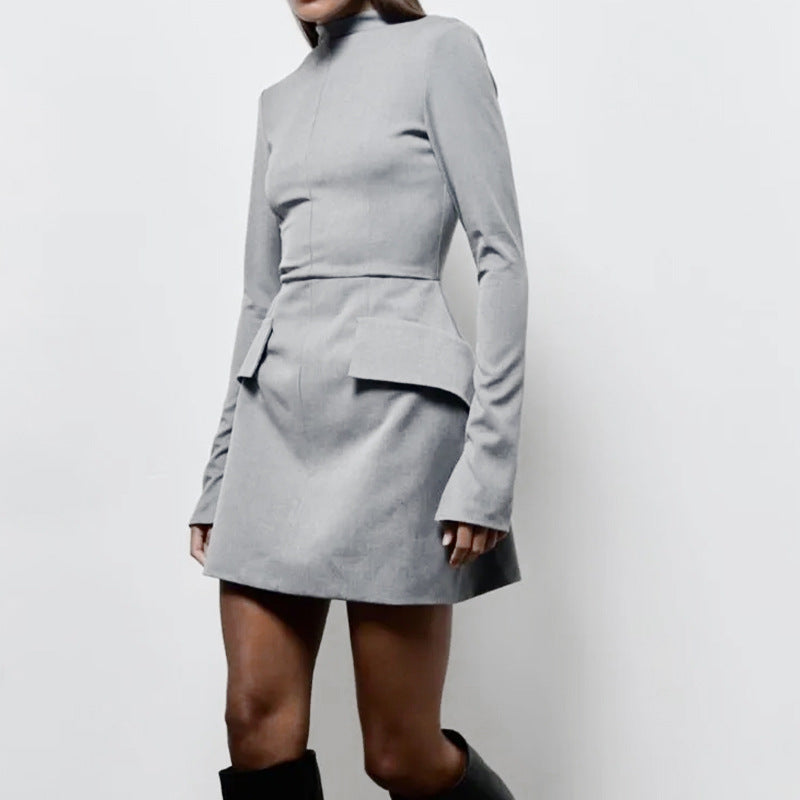Robe élégante pour femme avec col haut et poches Levoire