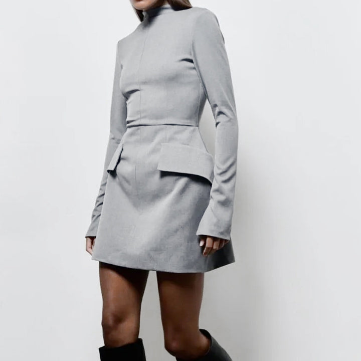 Robe élégante pour femme avec col haut et poches Levoire