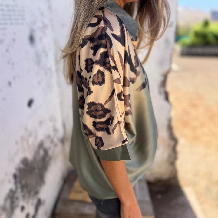 Blouse en soie élégante pour femmes avec un motif léopard contemporain Levoire