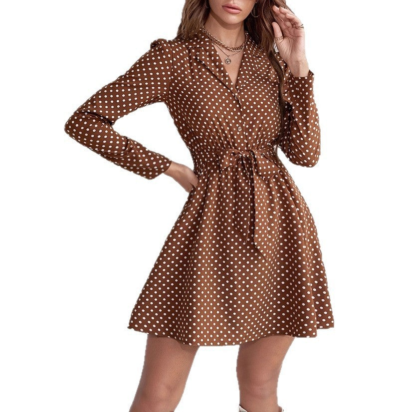 Robe mini pour femmes avec un design à pois et une ceinture Levoire