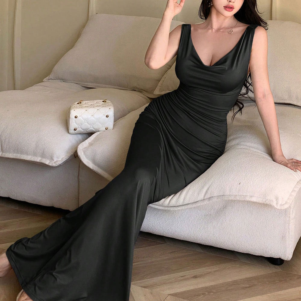 Robe de soirée élégante pour femmes avec découpes raffinées au dos et ceinture décorative à nouer Levoire