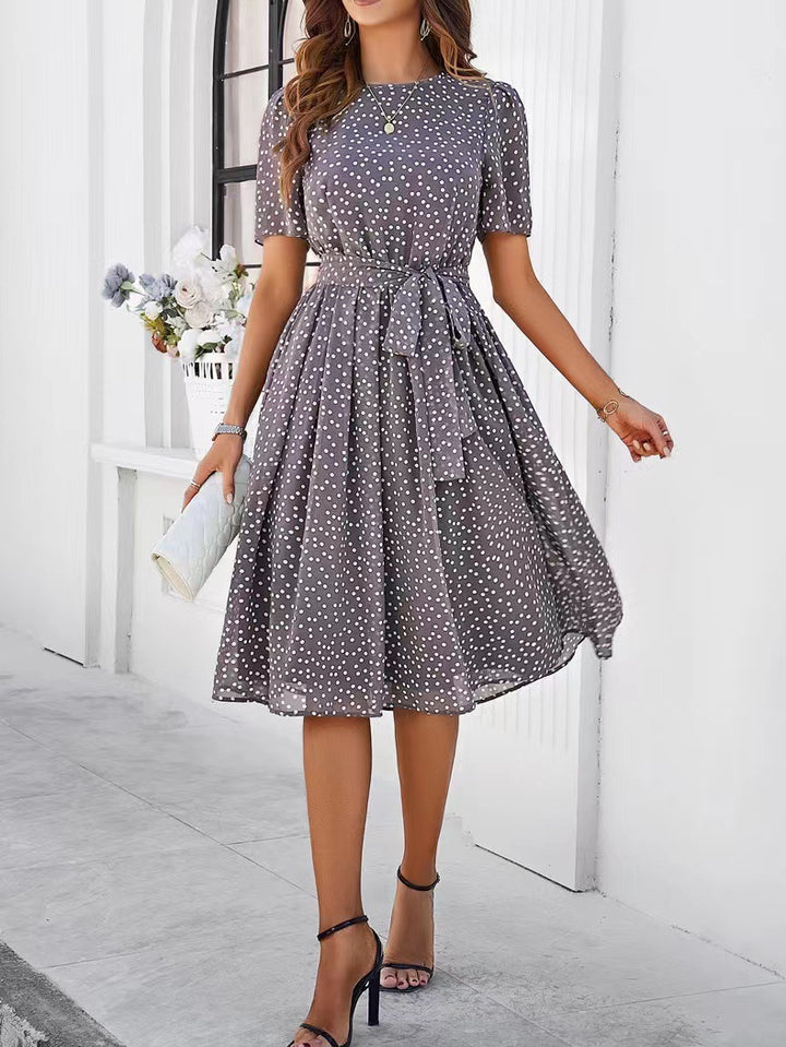 Robe midi pour femmes avec un élégant design à pois et une ceinture à la taille Levoire