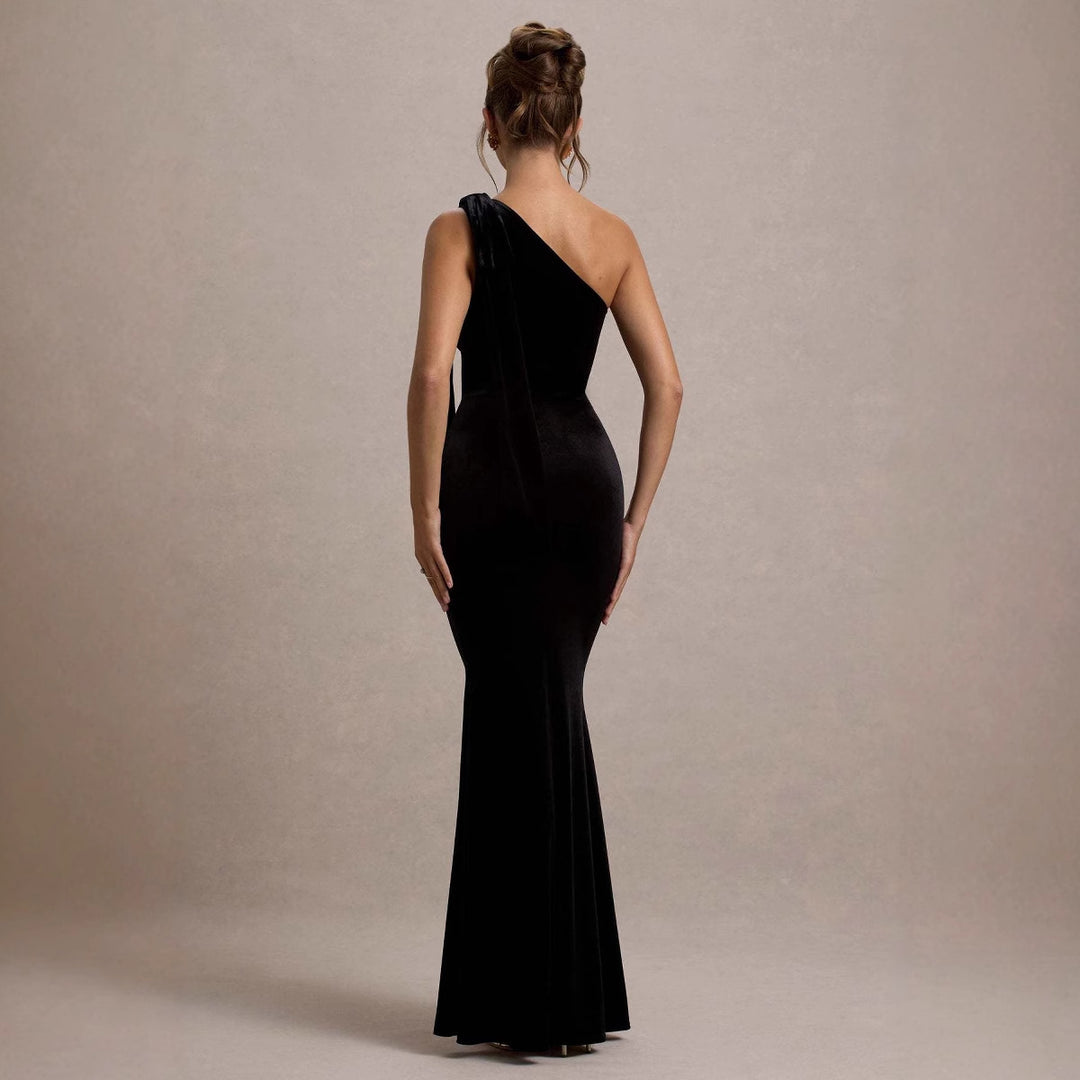 Robe Maxi Élégante pour Femme avec Design Off-Shoulder et Silhouette Slim Levoire