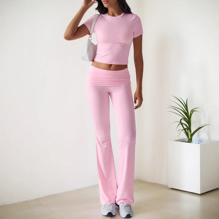 Ensemble de sport pour femmes avec haut ajusté et leggings évasés Levoire