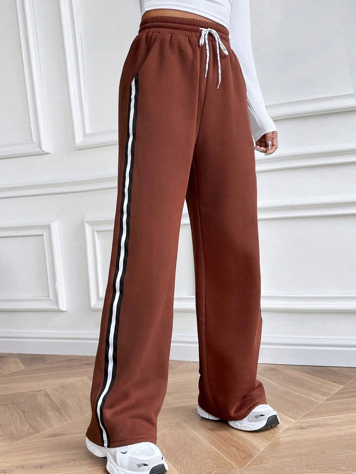 Pantalons de jogging décontractés pour femmes avec jambes larges et bandes contrastées Levoire