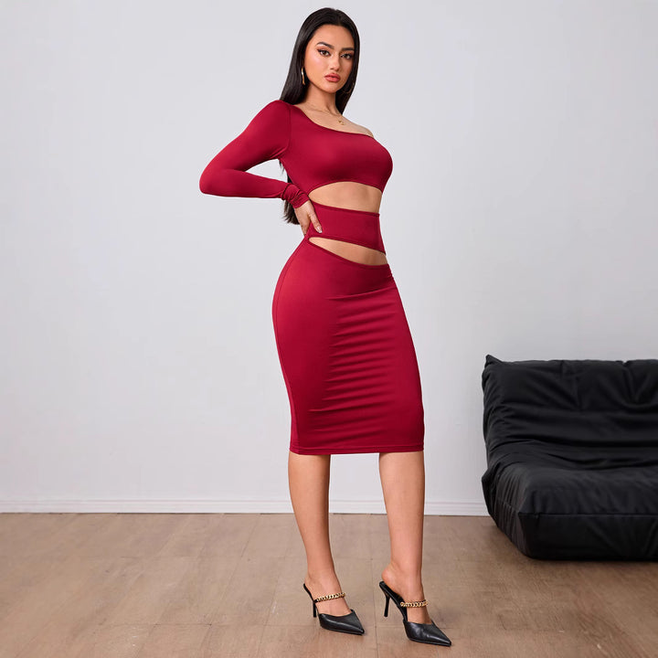 Robe midi ajustée pour femmes avec découpe et design asymétrique, à manches longues Levoire