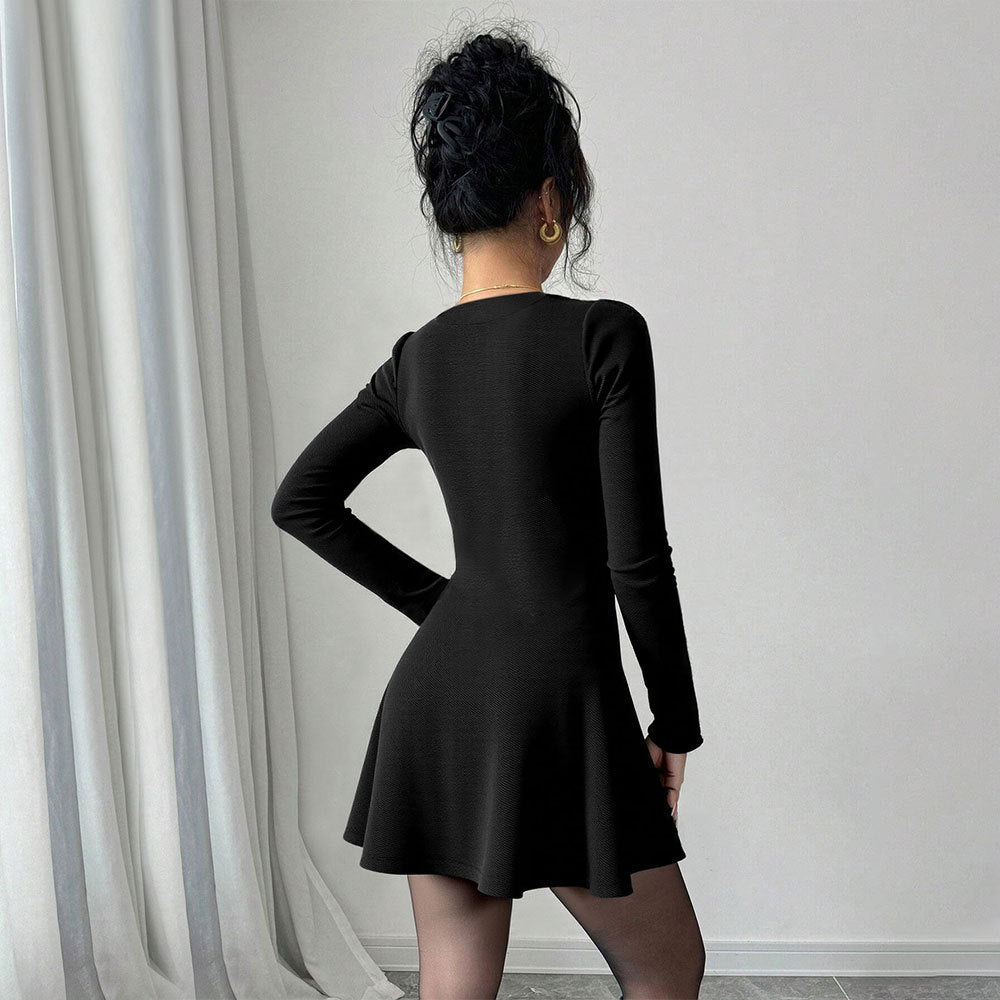 Robe tricotée midi pour femmes avec un décolleté en V profond et une patte de boutonnage Levoire