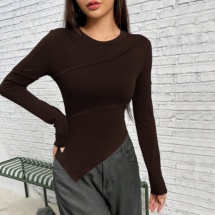 Chemise à manches longues ajustée pour femmes avec un design asymétrique et une coupe à la mode Levoire