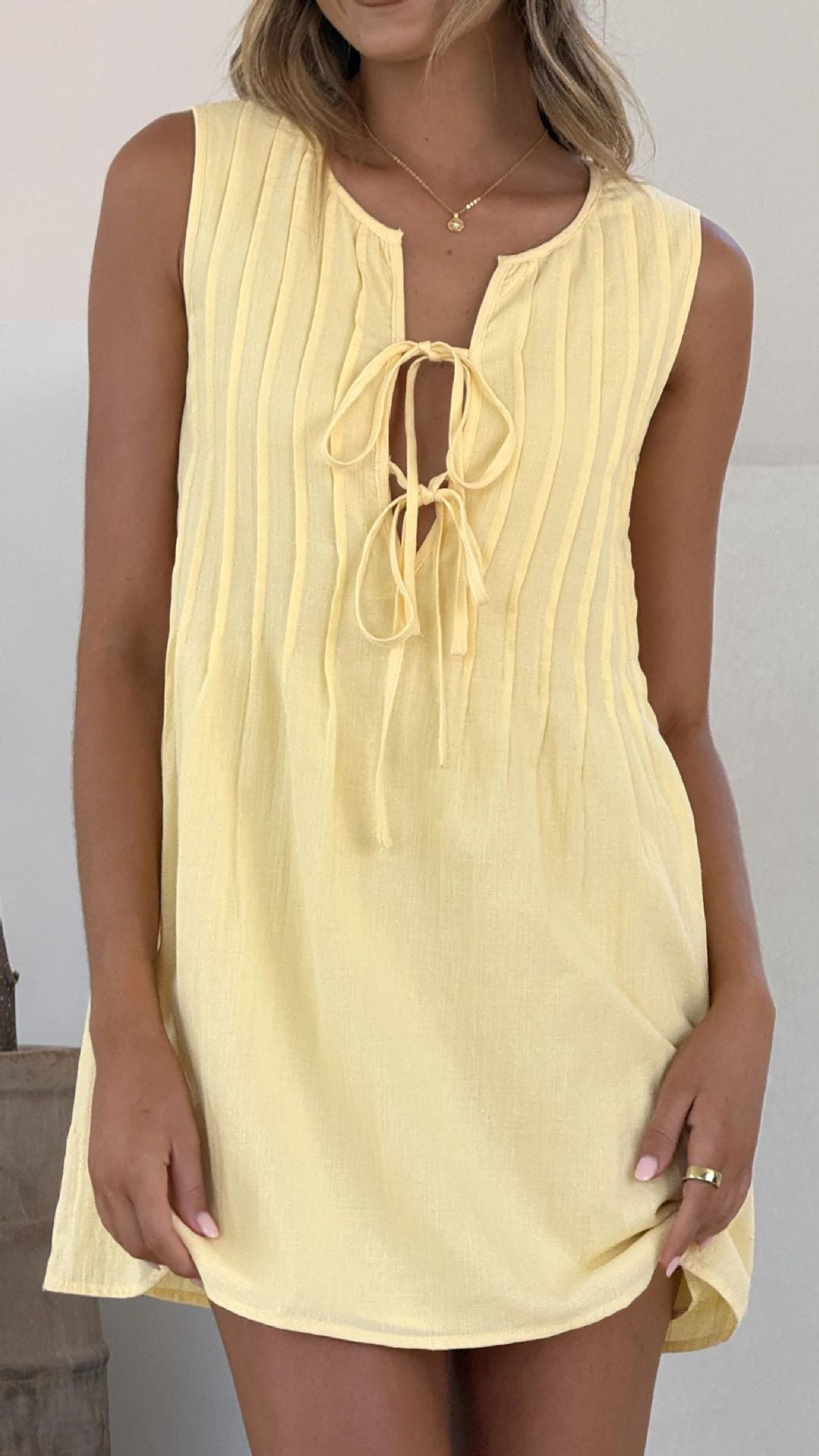 Robe d'été décontractée pour femmes avec ceinture à nouer et texture côtelée Levoire