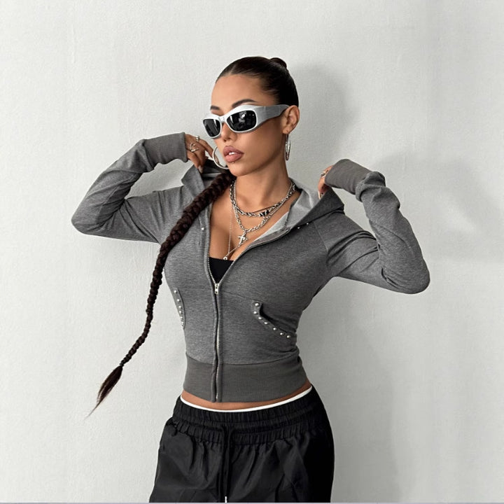 Veste à capuche sportive pour femmes avec des détails décoratifs en strass Levoire