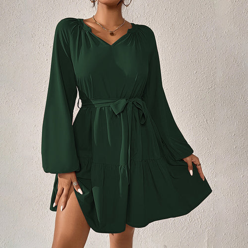 Robe portefeuille pour femmes avec des détails volants et une ceinture à la taille Levoire