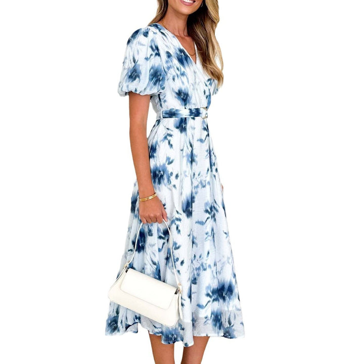 Robe midi pour femmes avec un design enveloppant ludique et des accents floraux Levoire