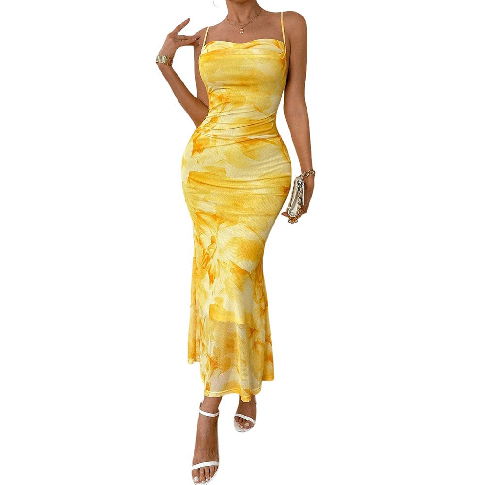 Robe maxi pour femmes avec des bretelles dénudées et un motif floral Levoire