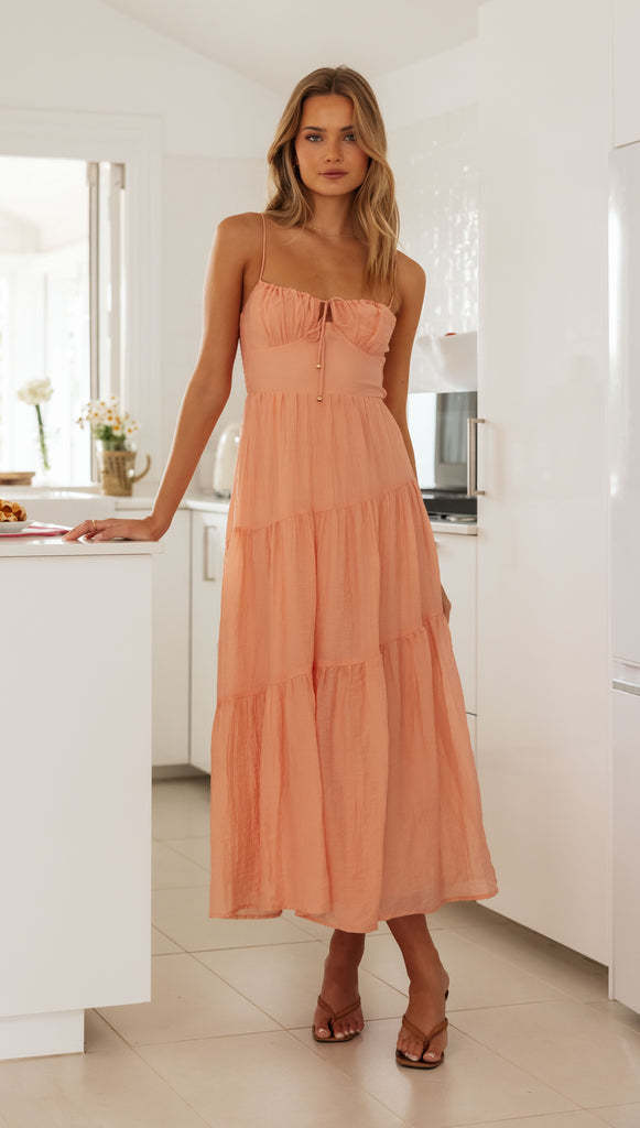 Robe maxi femme avec bretelles réglables et volants sophistiqués Levoire
