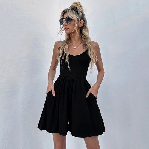 Robe décontractée pour femmes avec un col rond profond et des poches pratiques Levoire