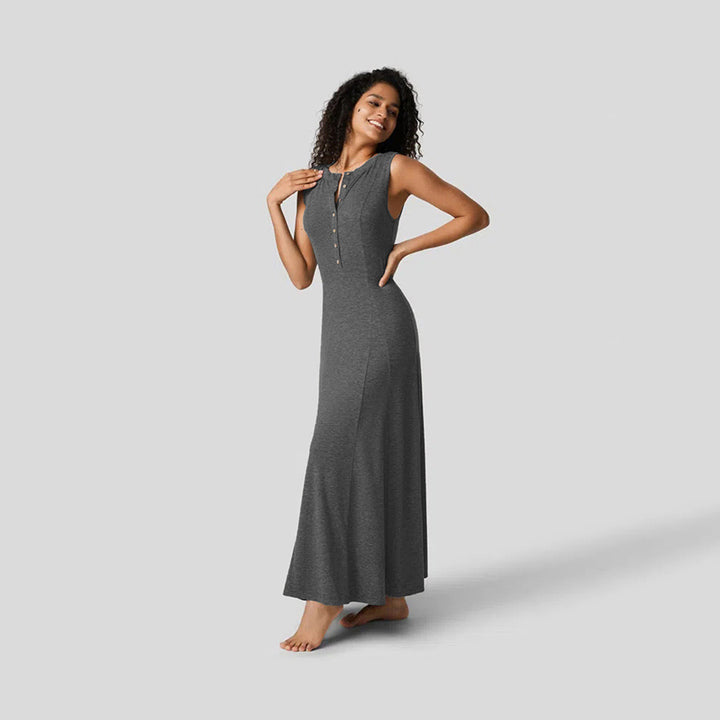 Robe maxi femme avec patte de boutonnage et coupe flatteuse pour la silhouette Levoire